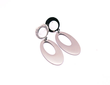 Raia Oval Earrings